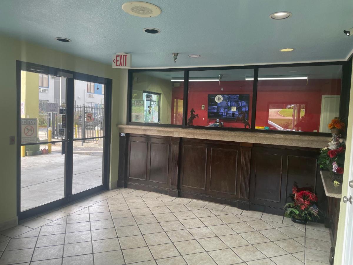 Mustang Inn Jackson Bagian luar foto